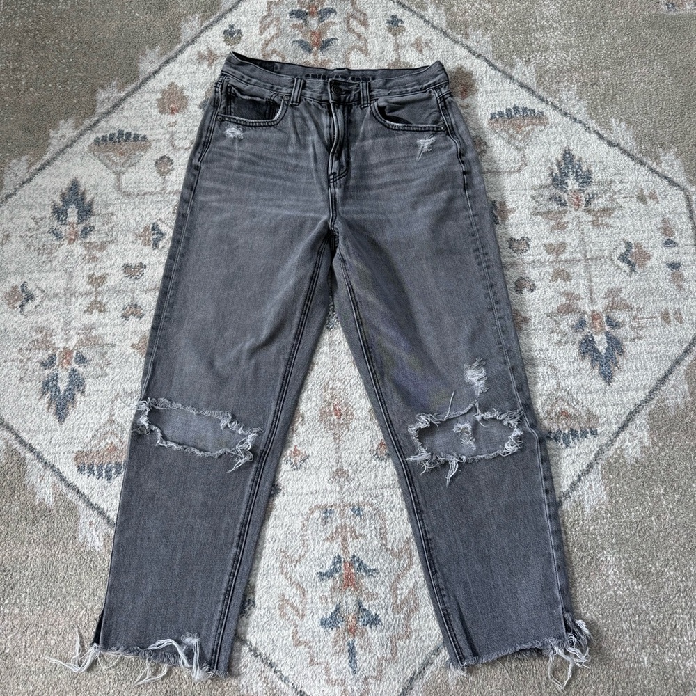 American Eagle Cropped Mom Jeans